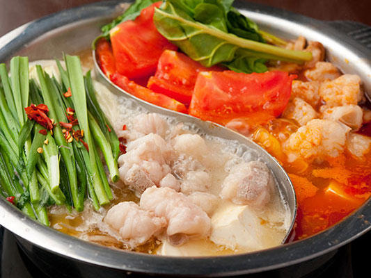 博多もつ鍋と溶岩ホルモン焼き 華雫｜イオンマークのカードの優待特典